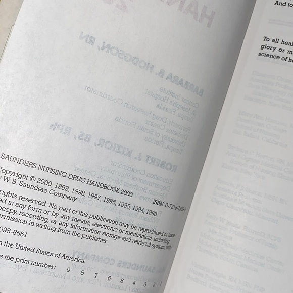 SAUNDERS Nursing Drug handbook 2000 - Picture 6 of 15